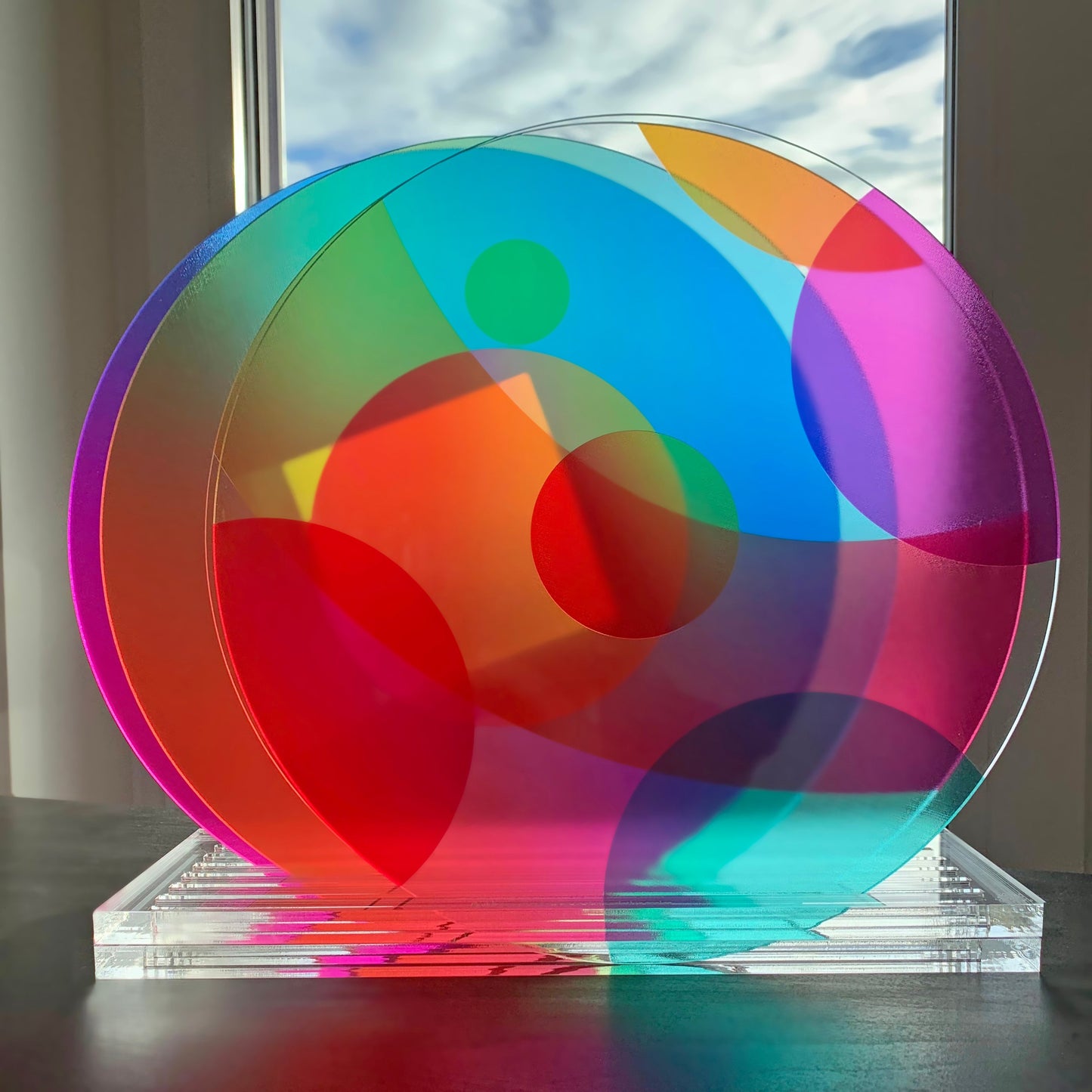 Modular translucent discs sculpture